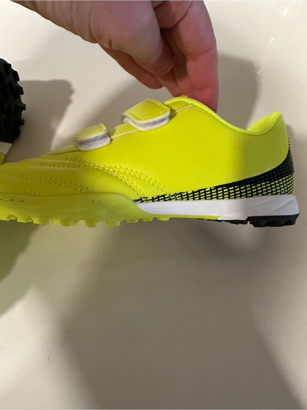 Kids soccer sneakers  Neon Yellow Hook-and-Loop Athletic Shoes, size 32 - Picture 4 of 6